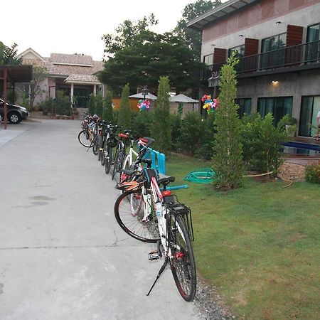 The Bike Loft Family Hostel Хуахін Екстер'єр фото