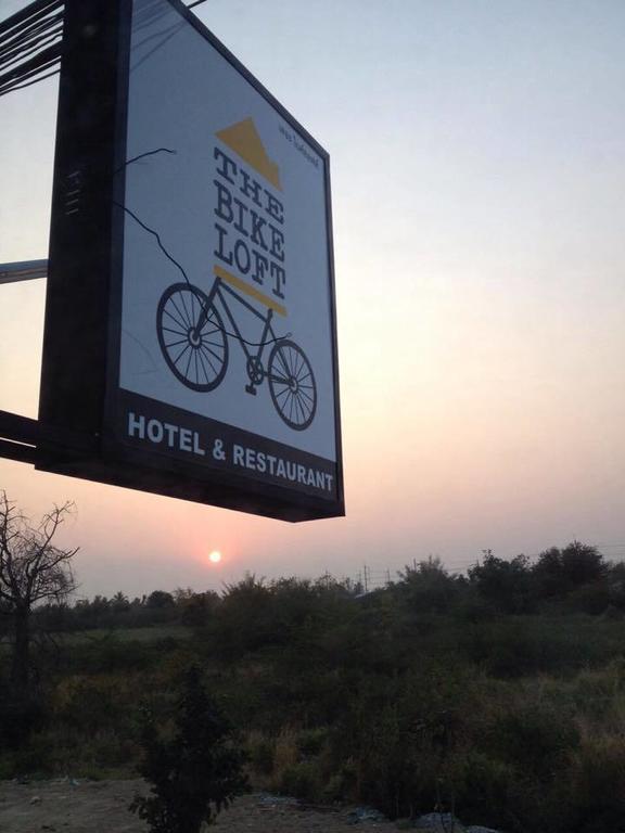 The Bike Loft Family Hostel Хуахін Екстер'єр фото