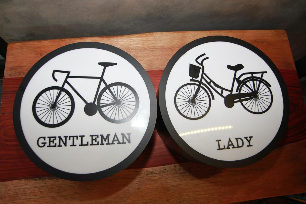 The Bike Loft Family Hostel Хуахін Екстер'єр фото