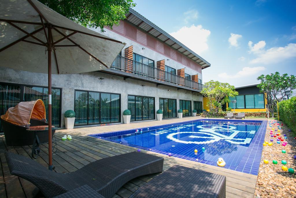 The Bike Loft Family Hostel Хуахін Екстер'єр фото