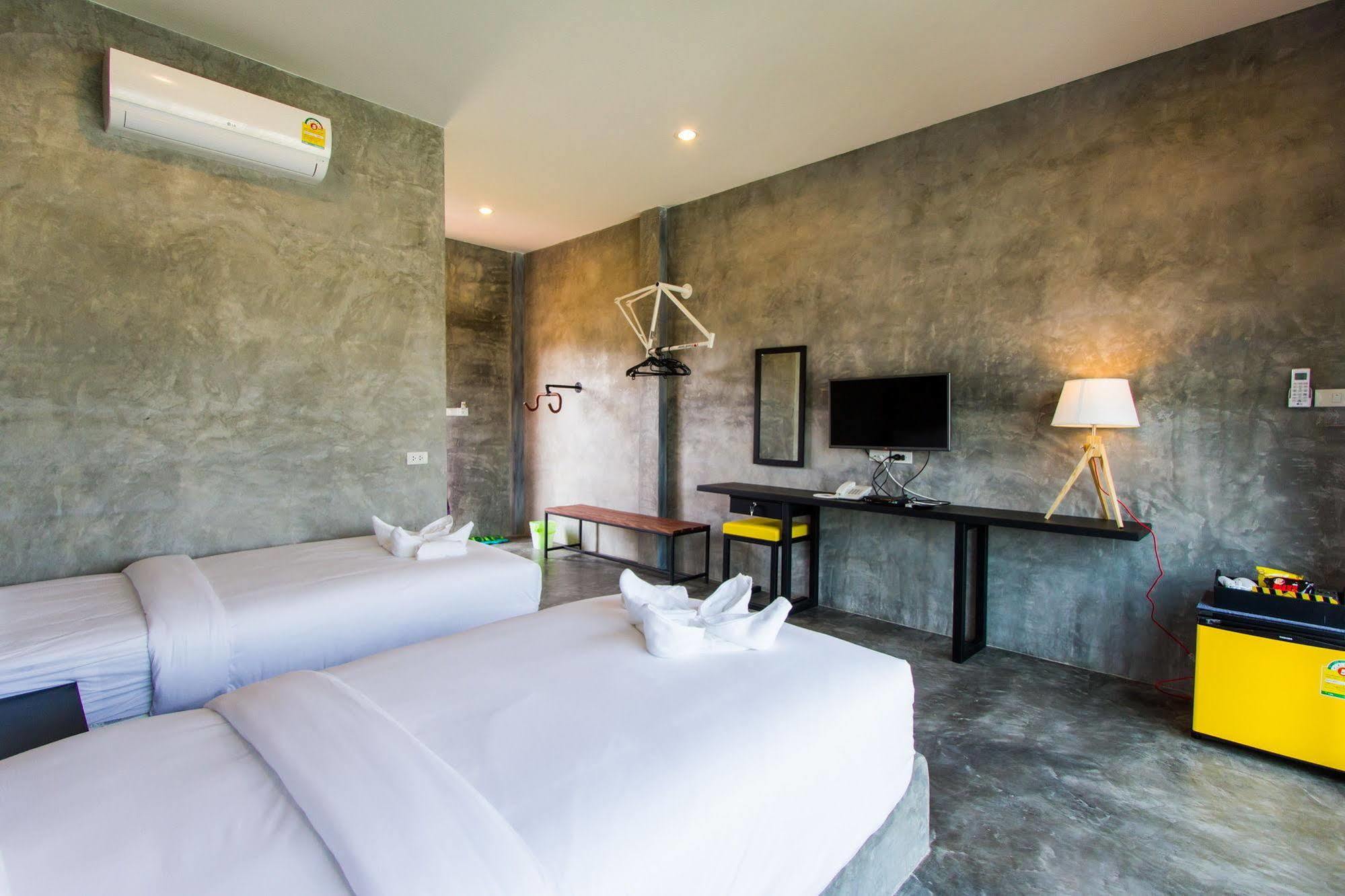 The Bike Loft Family Hostel Хуахін Екстер'єр фото