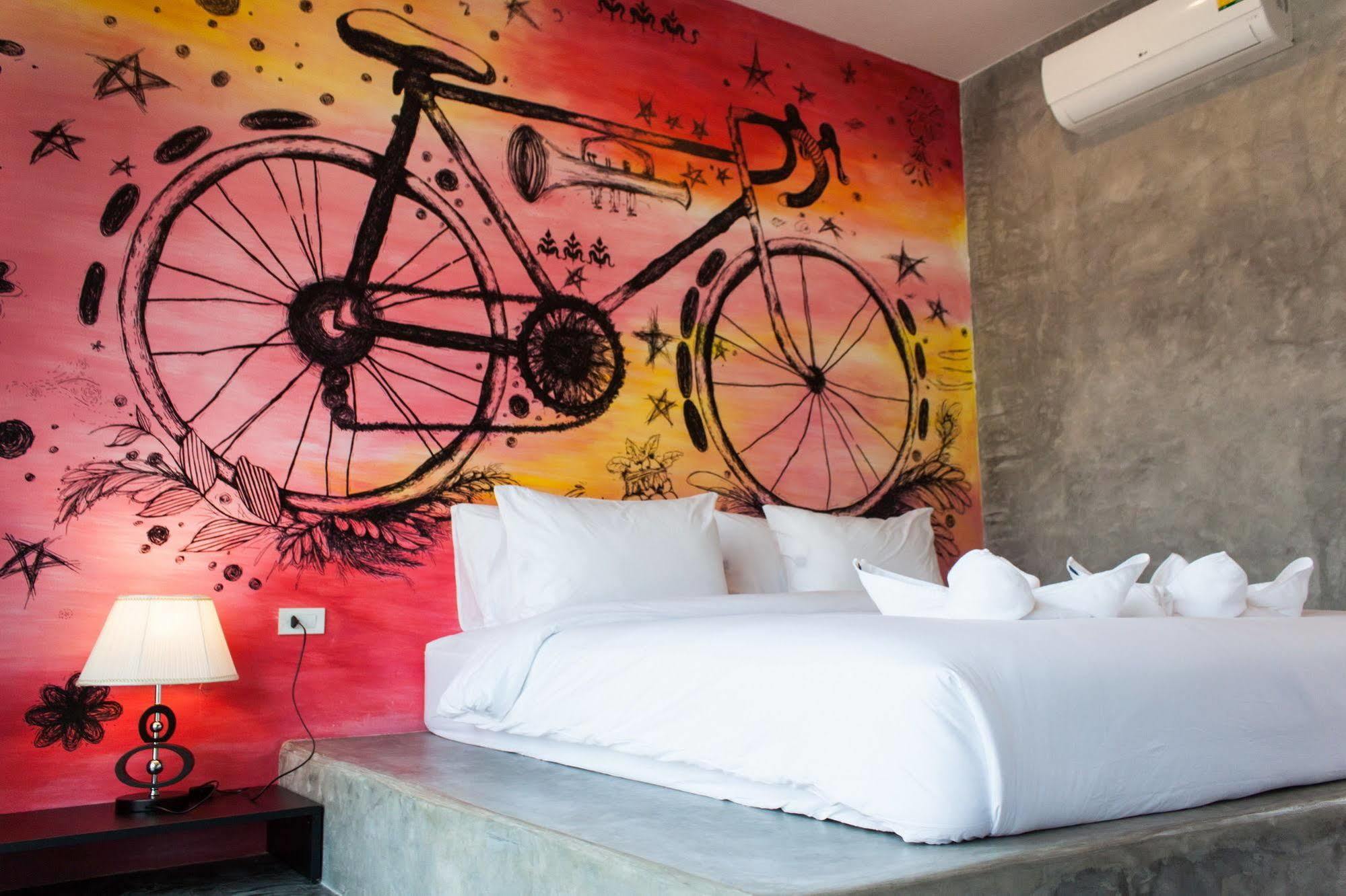 The Bike Loft Family Hostel Хуахін Екстер'єр фото
